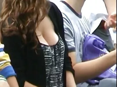 Nerdy phim sex nhật không che brunette Eliza Ibarra được shagged trong những phòng khách